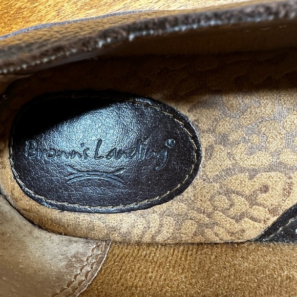 Brown’s Landing Brown Leather Loafers for Women size 9 adjustable buckle - Picture 3 of 6